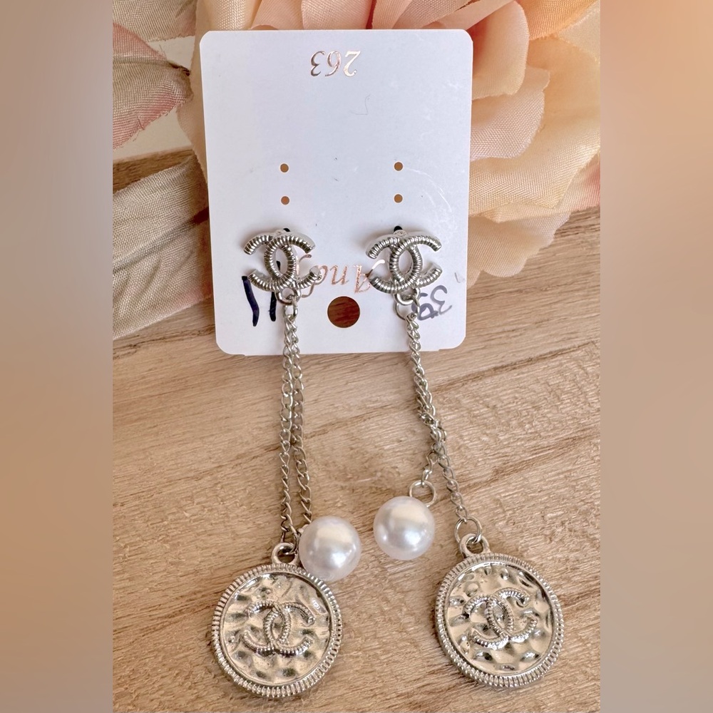 FASHION EARRINGS - Picture 1 of 1